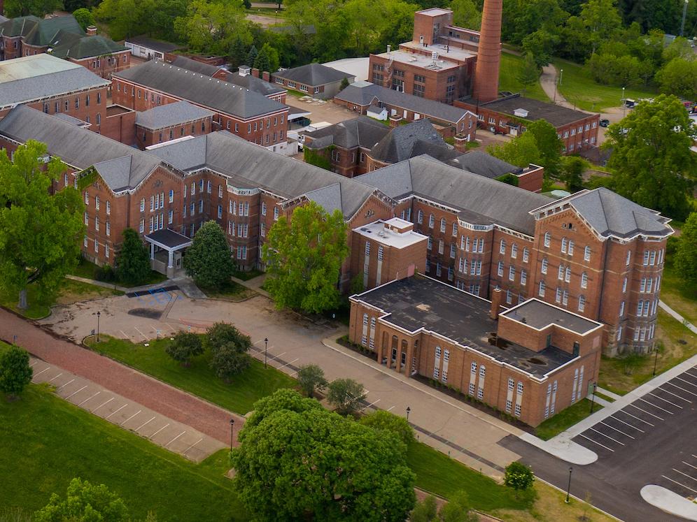 Buildings 13, 14, and 18 at the Ridges